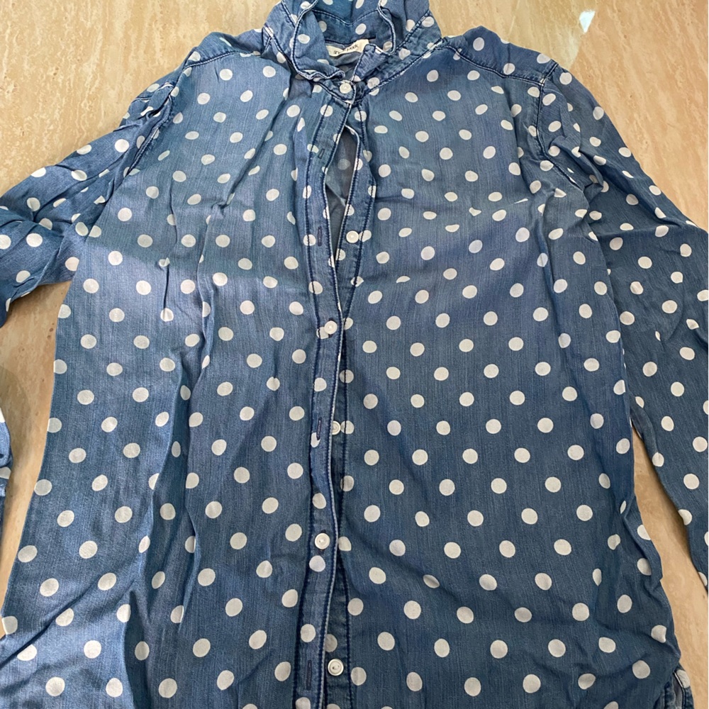 Blue and white dots